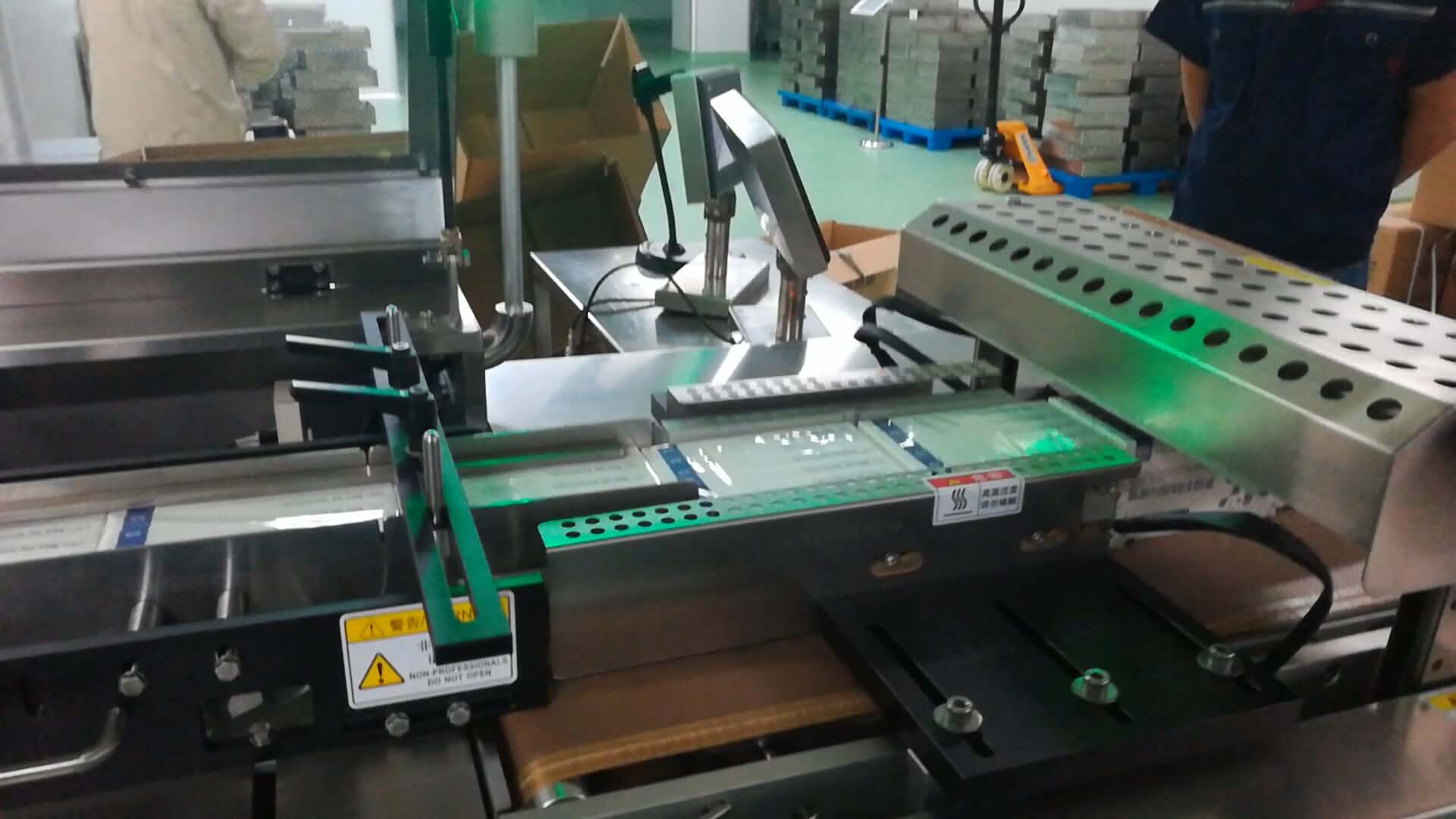 Carton Collating and Overwrapping Machine DTS-450 Video